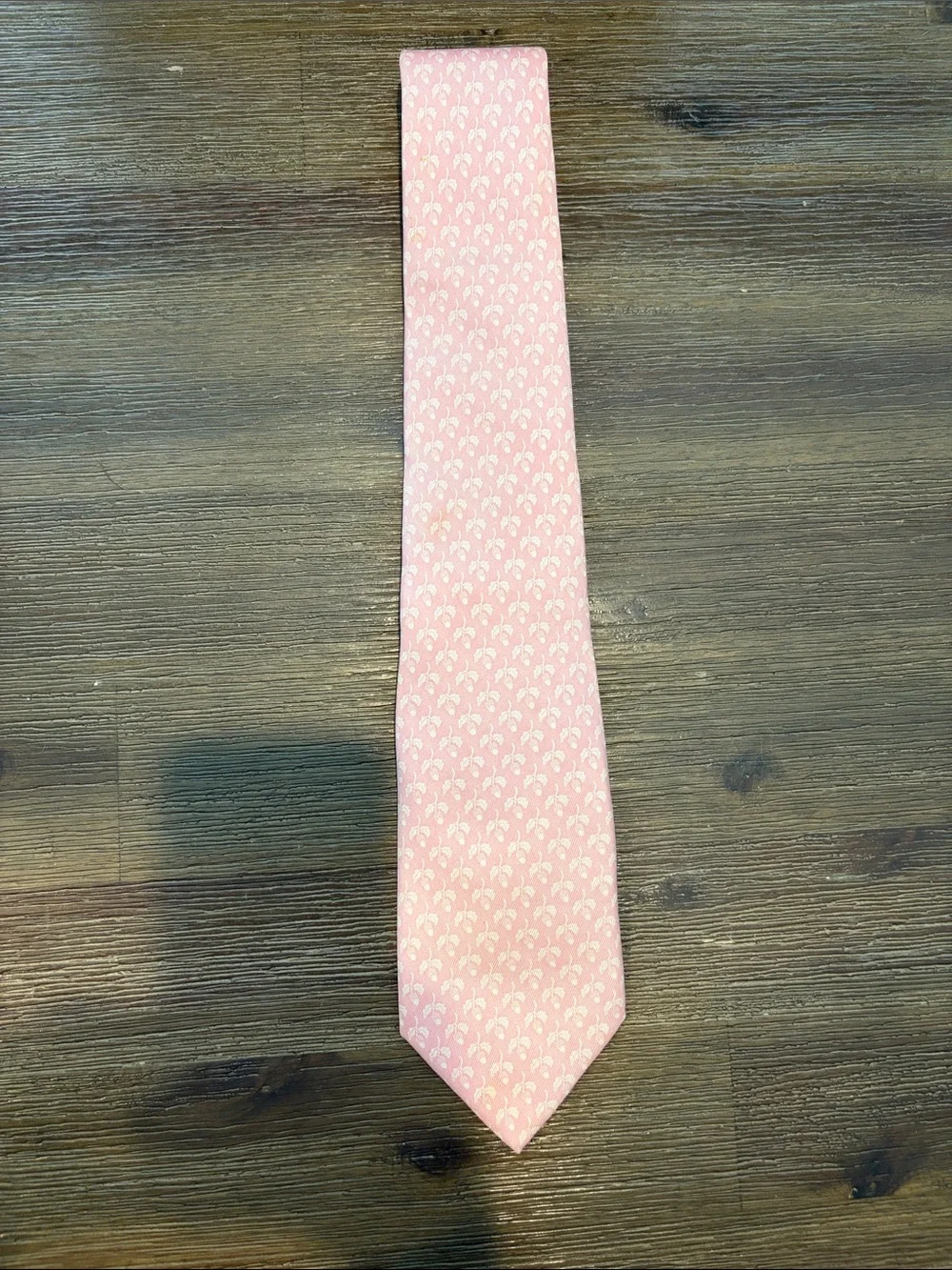 Bluejack National Vineyard Vines Pink acorn Micro-Pattern Silk Tie